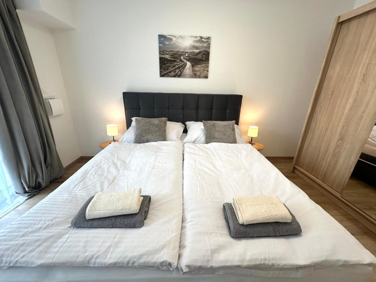Rovinka 2 Room Apartment, New Building, Balcony, 208 מראה חיצוני תמונה